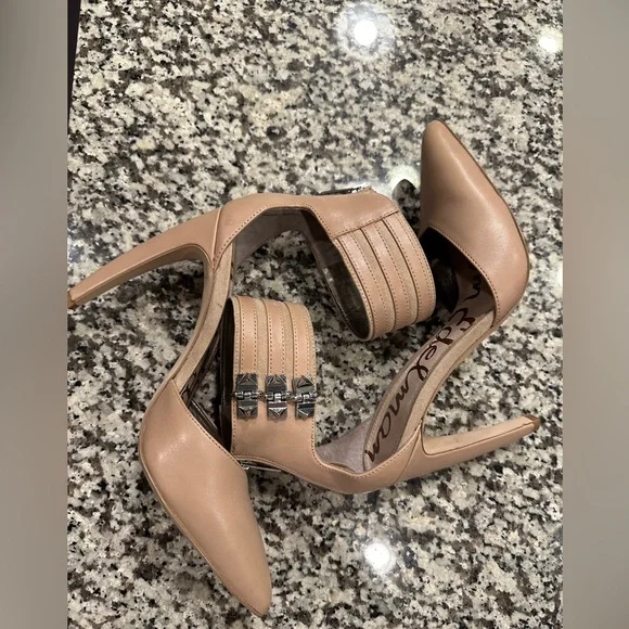 Sam Edelman Tan Strappy Heels with Pointed Toe - Picture 10 of 13